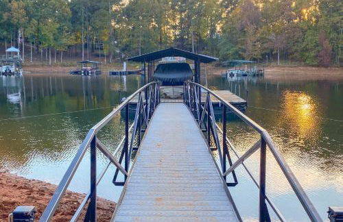 Chic House with Private Dock on Lake Hartwell! - Foto 3