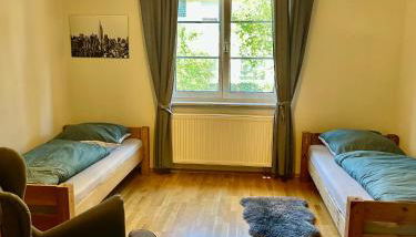 Top Wohnung in Stadtvilla mit Terrasse und Garten - Foto 4
