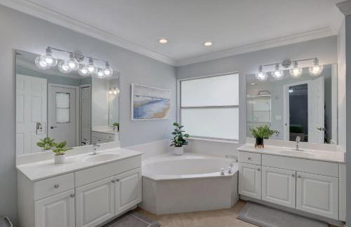 Piccadilly Beach House - Beautiful Updated Home, Private Pool, Minutes from Downtown 5th Ave & Beaches!!! - Foto 24