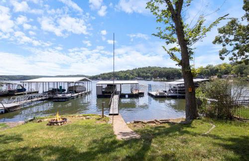 Pet-Friendly Lakefront Home in a Quiet Cove w/ Netflix, Outdoor Seating, Boat Slip - Foto 36
