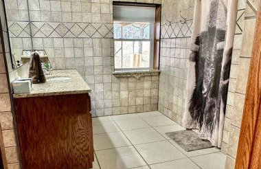 Secluded Riverfront Cabin with Bluff Views, Gated Privacy & Scenic Trail Access in Tahlequah, Oklahoma - Foto 33