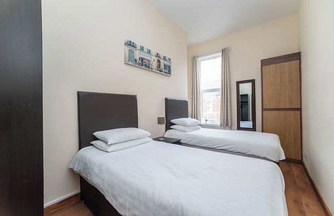 Cityscape Retreat in Newcastle - Photo 7