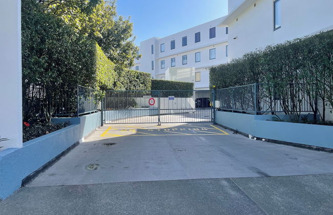 Auckland Luxe Haven - Photo 34