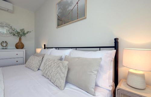 La Cala gorgeous 2 bedroom apartment with stunning gardens, pools and sea views - Photo 48