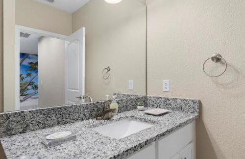 7 beds Nerf Wall Arcade 4 min Walk 2 Beach! - Foto 47