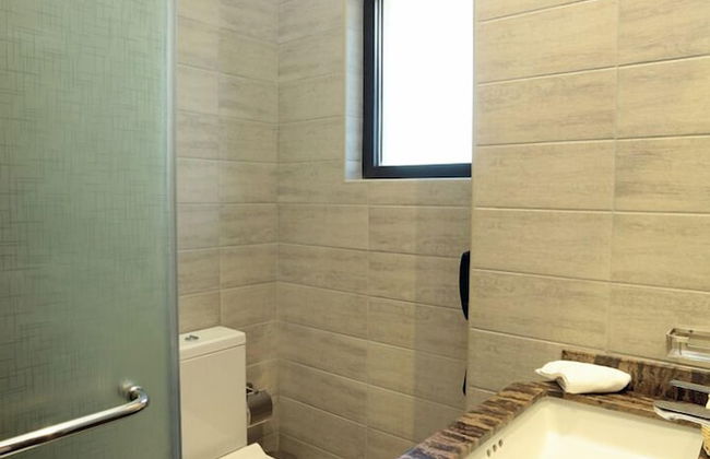 Marbella Executive 2 Bedrooms - Photo 21