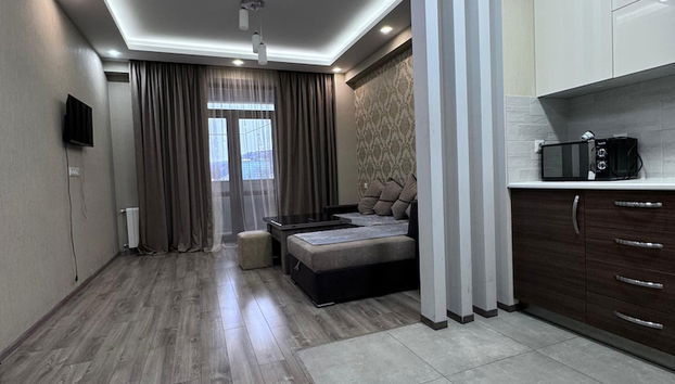 Jhonberi - Photo 2, Reception