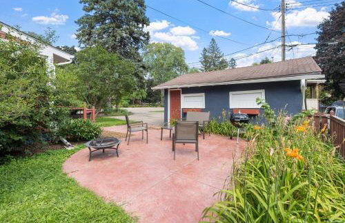 Lowry Parlour - Photo 45