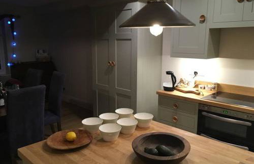 St Anthony’s, bright perkily decorated 3 bedroom house - Photo 27