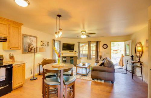 Smoky Mountain Cabin with Hot Tub and River Views! - Foto 7