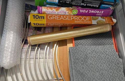 Modern Spacious 1 Bed Apartment with Free Parking in Trendy Inner London Suburb 15 mins walk to Victoria Line Underground then 20 mins to Oxford Street "West End of London" or 10 mins walk to Overground and 10 mins to London Liverpool St "City of London" - Foto 16