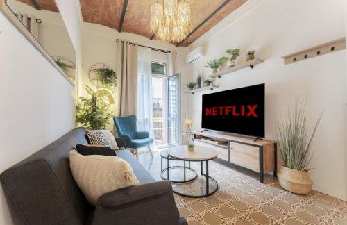 Piso Exclusivo con 5 Dormitorios en el Corazón de Tarragona - Foto 1