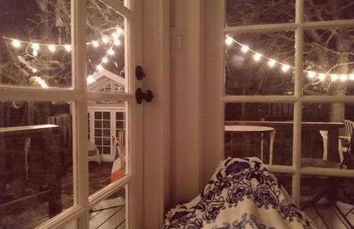 Summer-house OASIS on quiet street in ROCKRIDGE - Photo 35