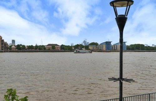 Spacious 2-Bedroom Apartment near Canary Wharf - London Ideal for Business, Leisure & Long Stays - Foto 27