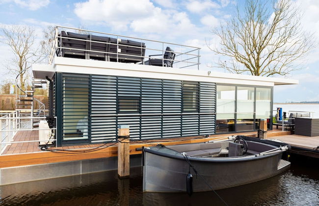 Unique Houseboat on and Around the Sneekermeer - Foto 1