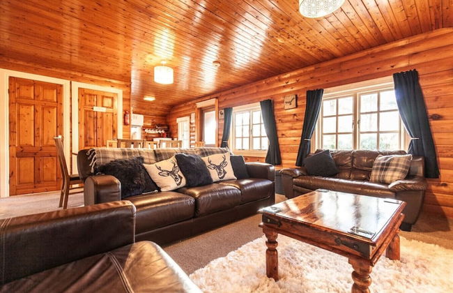 Brenin 3 Bedroom rural wood Lodge - Foto 8
