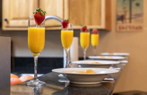 KBM Resorts Crestview Condos Spacious condo near Olympic Park with gas fireplace year-round pool hot tub city wide shuttle access. CVC-308B - Foto 18