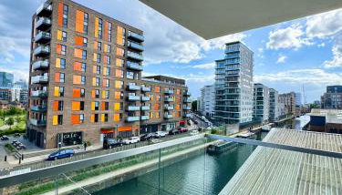 Spacious & Serene 2 Bed, Sleeps 6 With Canal View And Underground Parking - Foto 3
