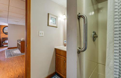 New England Hideaway on Historic 1859 Estate! - Foto 21