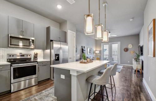 One Bedroom Luxury Apartment - Fast Wi-Fi - Free Parking - Foto 14