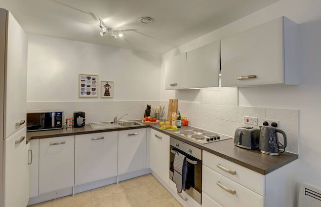 Lovely Flat in Kiln Close With Free Parking - Photo 38