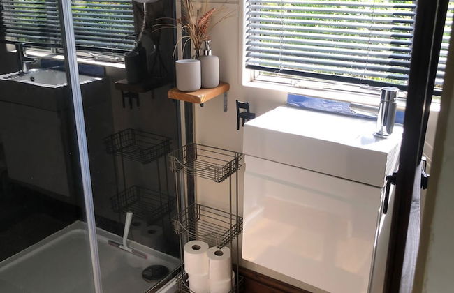 1 Bed Cabin - Sleeps 2 - 15 Mins From Lyme Regis - Foto 8