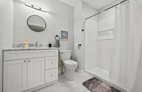 Huge 10BR Family Stay, Sleeps 20 in Bloomfield, CT - Photo 19