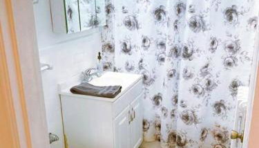 (53.1N) Walk to Forest Park in Comfort! - Foto 4