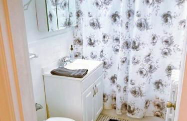 (53.1N) Walk to Forest Park in Comfort! - Foto 4