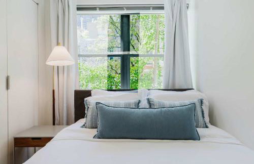 Designer Home in Diplomat District - Foto 16