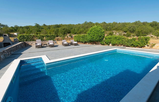 Villa in Ugljane With Private Pool - Foto 25