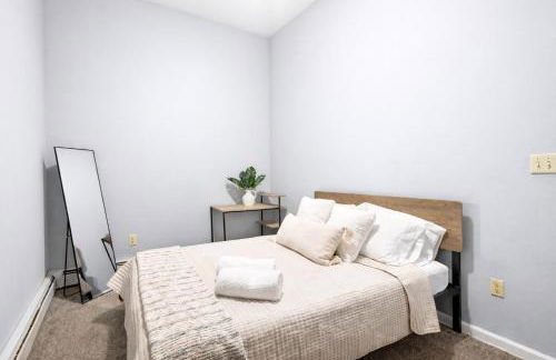 Cozy up with me! Longer stays! Free parking - Foto 6