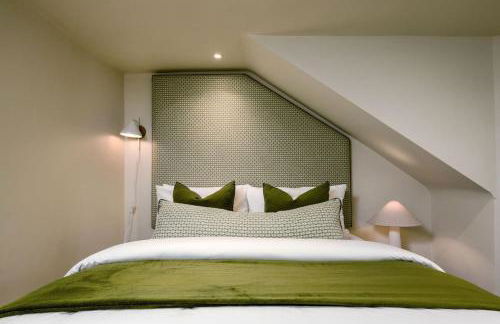 3-Bed Georgian Townhouse Next to Wellbeing Clinic - Foto 32