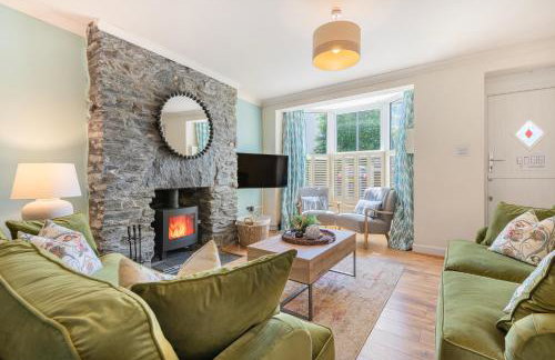 Lakeland Cottage - Bowness-on-Windermere sleeps 6 - Photo 6