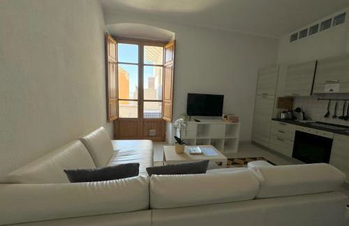 Casa Leonardo, a panoramic view of Cagliari with free car parking - Foto 10