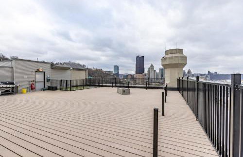 King Bed - Heart of PB - Jaw-Dropping Rooftop and Gym - Foto 6