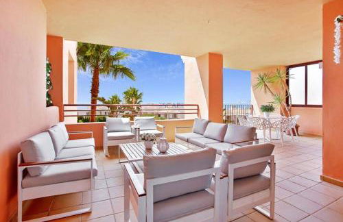 Estrella de Mar zeezicht en uitkijk op Gibraltar 40m2 terras incl zwembad Las Garzas Manilva - Photo 8