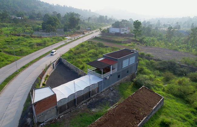 Green Mountain Villa Garut - Photo 25