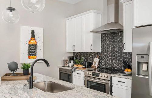 BRAND NEW Side by Side Homes - Sleeps 24 Guests - Foto 33