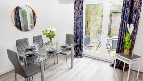 Milton Keynes 5BR Contractor house, families/ groups welcome. - Foto 2, Garden view