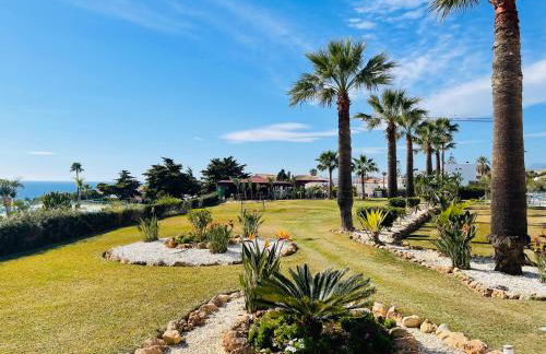 La Cala gorgeous 2 bedroom apartment with stunning gardens, pools and sea views - Photo 75