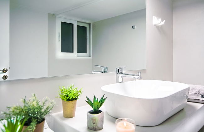 Charming 2 bdr apt next to Piraeus port - Photo 17