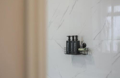 3 Bedroom House with Free Parking - Foto 35