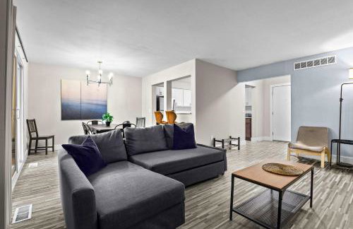 The Ultimate Rochester Getaway Cozy & Inviting - Foto 6