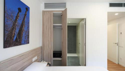 Aparthotel Augusta - Photo 4, wardrobe