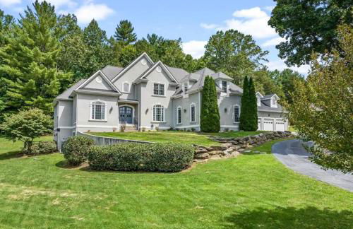 Lush Palace Has Power and Water, MTR Options - Foto 1