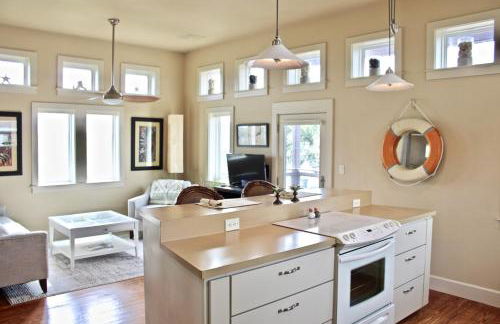 NEW Couples Retreat - sleeps 2 adults + 2 children - Foto 3