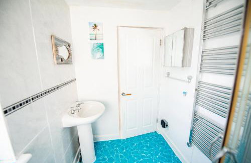 Seaside Home with Parking Near Tolcarne Beach - Foto 20