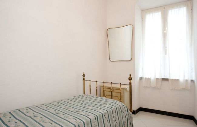 Inviting Holiday Home With Terrace, Garden Furniture, BBQ - Foto 7