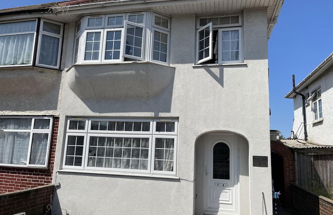 Charming 2-bed Apartment in Heathrow First Floor - Foto 11